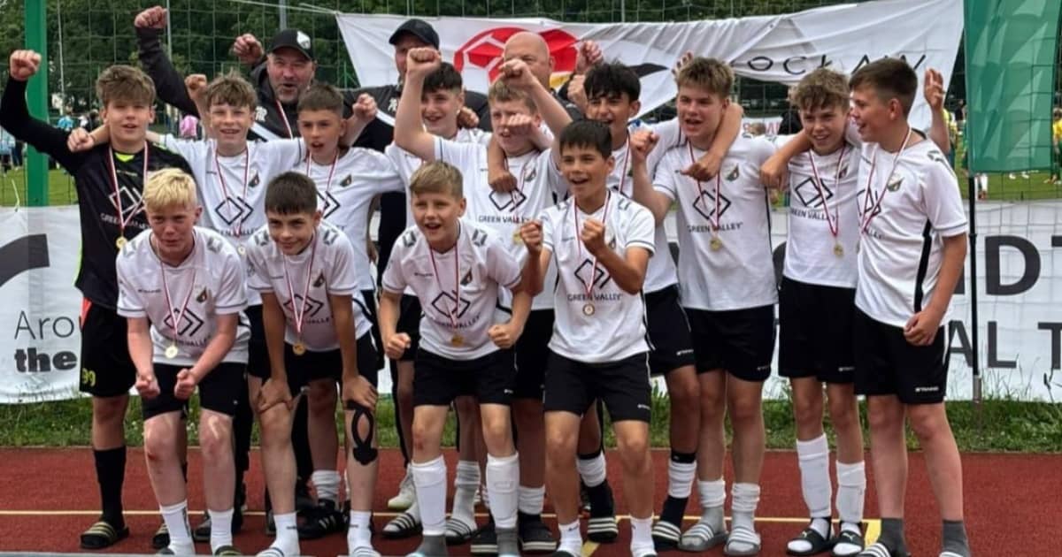 MTV 1860 Altlandsberg: D-Junioren reinigen den Bolzplatz – Ein starkes Zeichen für Gemeinschaft und Engagement